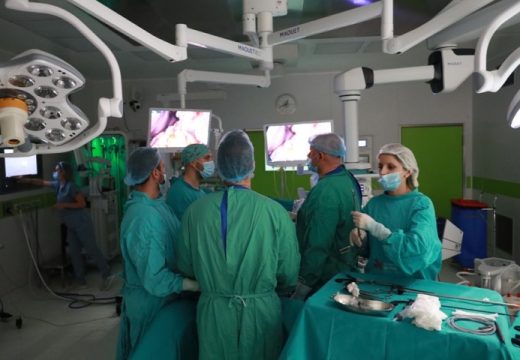 Saradnja kliničkih centara Srpske i Srbije: Izvedena operacija tumora želuca