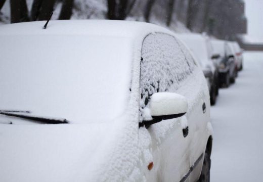 Ne smijete ga predugo ostaviti netaknutim: Problemi koji nastaju ako ne vozite automobil tokom zime