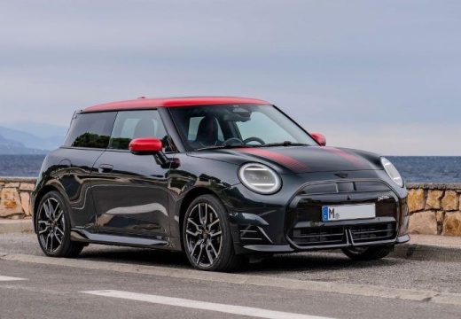 Od 0 do 100 za 6,7 sekundi: Predstavljene specifikacije Mini Cooper SE JCW Trima