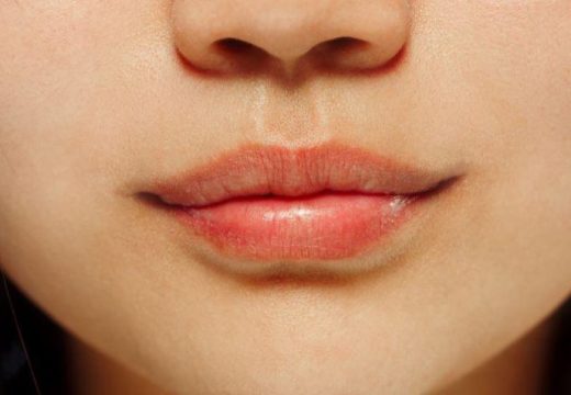 Prvi simptomi se javljaju u ustima: Simptomi nedostatka vitamina B12