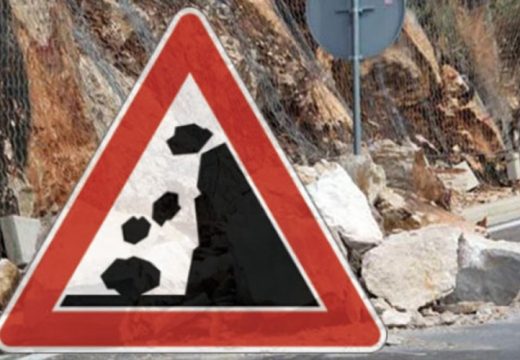 Stanje na putevima: Zbog odrona potpuno obustavljen saobraćaj na putu Crna Rijeka-Jajce