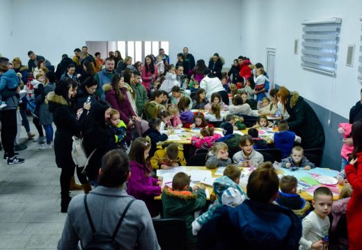 Udruženje građana “Buđenje”: Paketići za 140 mališana iz Maslovara