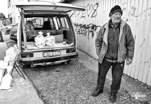 Tijelo pronašli prolaznici: Bijeljinski prodavac kreča Ševko Nuhanović preminuo pored svog kombija (Foto)