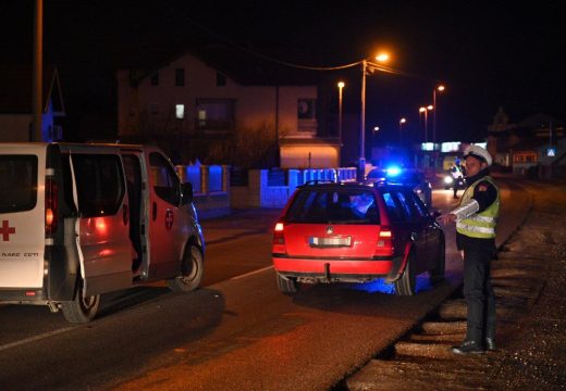 Bijeljina: Kombi udario ženu, prevezena na Urgentni (Foto)