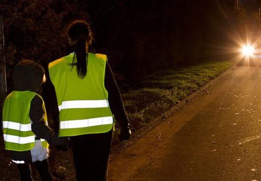 Policijska uprava Bijeljina: Pješaci i biciklisti da nose svjetloodbojni prsluk