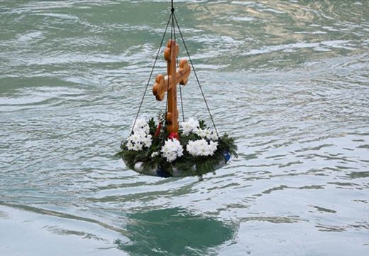 Bogojavljenje: Širom Srpske plivanje za Časni krst