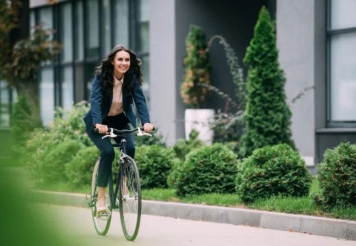 Smanjuje rizik od depresije i anksioznosti: Odlazak na posao biciklom popravlja mentalno zdravlje