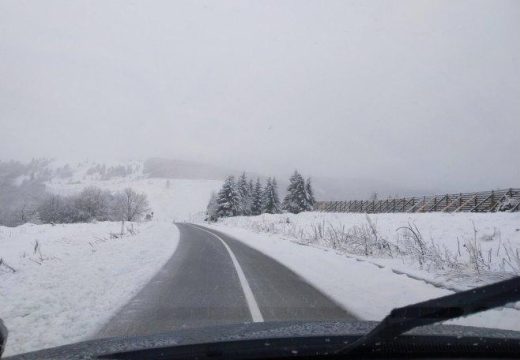 AMS RS: Oprez zbog poledice i ugaženog snijega