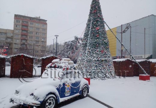 Danas u Bijeljini: Snijeg donio zimsku čaroliju (Foto)