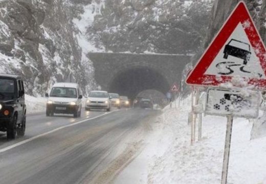 Stanje na putevima: Niska temperatura i poledica usporavaju saobraćaj na većini putnih pravaca