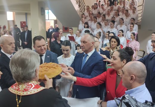 U čast prvom srpskom prosvjetitelju: Bijeljinski đaci i studenti proslavili školsku slavu (Foto)