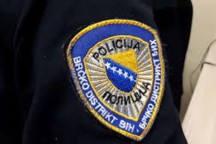 policija