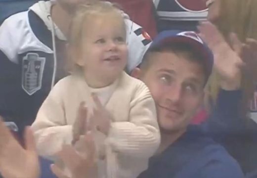 SAD: Jokić sa ćerkicom na NHL utakmici, pogledajte reakciju navijača (Video)