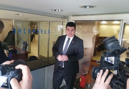 Načelnik Lopara donio peticiju u Banjaluku: Građani strahuju od rudnika litijuma (Video)