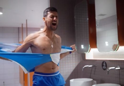 Neobičan snimak ATP-a: Đoković urla i cijepa majicu u toaletu (Video)