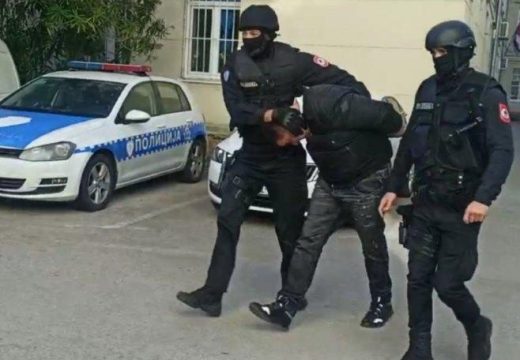 Trebinje: Uhapšeno lice u akciji “Tera” sprovedeno u Okružno javno tužilaštvo u Trebinju (Video)