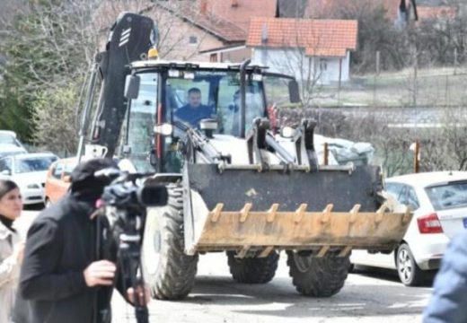 Srbija: U dvorište iz kog je nestala mala Danka stigao bager