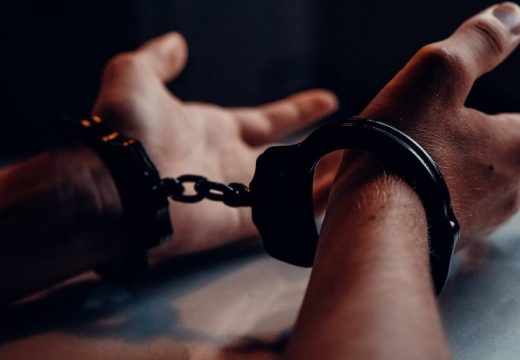 Novi Pazar: Uhapšen tinejdžer, osumnjičen da je izbo policajca