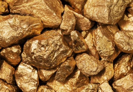 Zlato doseže nove visine: Ekonomski stručnjaci zabrinuti zbog rasta cijena zlata i moguće inflacije
