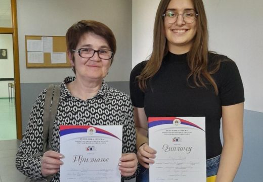 Lopare: Anja Kojić osvojila treće mjesto na Republičkom takmičenju iz ruskog jezika