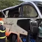 Teška nesreća kod Makarske: Autobus sletio 60 metara u provaliju (Video)