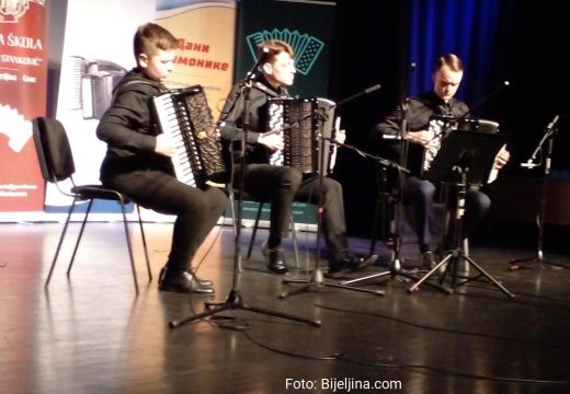 Humanitarnim koncertom otvoren festival: Počeli Šesnaesti “Dani harmonike” Ugljevik – Bijeljina