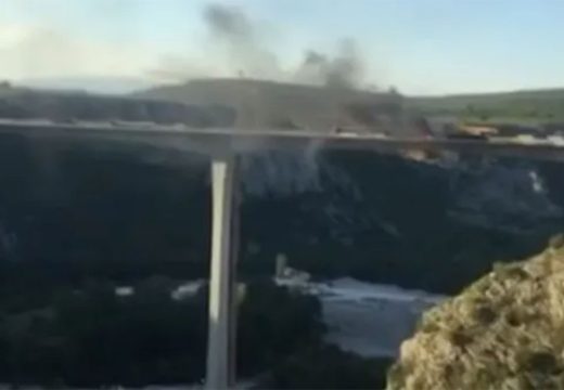 Pogledajte video: Eksplozija na mostu Počitelj