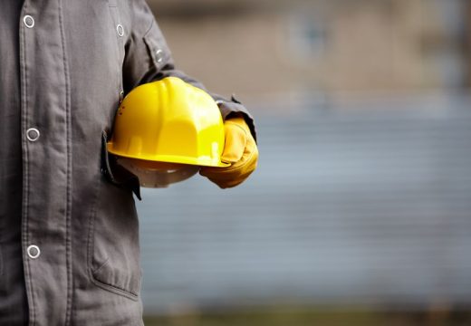 Prelom rebara, teške povrede glave: Radnik koji je pao sa gradilišta u Bijeljini prevezen u Banjaluku