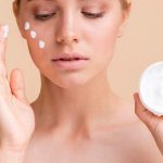 Mnogi pogrešno nanose kozmetiku na lice: Najčešće greške zbog čega je koža masna