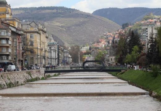 Tragedija u Sarajevu: U rijeci pronađeno tijelo žene i djeteta (4)