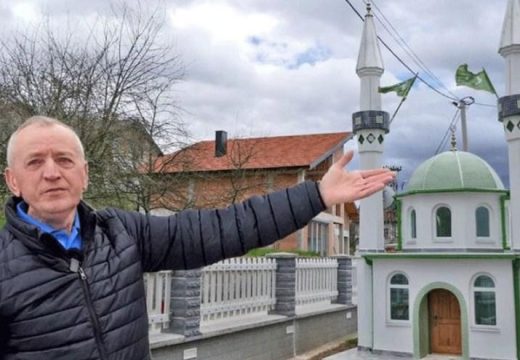 Donji Vakuf: Napravio džamiju u dvorištu, želi da napravi i dvije crkve (Video)