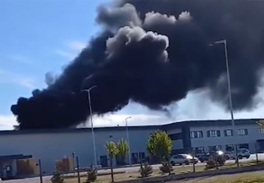 Srbija: Požar u fabrici  za proizvodnju boja i lakova (Video)