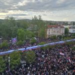 Počeo miting “Srpska te zove”: Vijore se zastave, hiljade učesnika stiglo na Trg Krajine (Video)