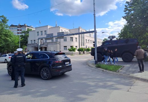 Pred miting “Srpska te zove” u centru Banjaluke: Pojačana bezbjednost, oklopna vozila na raskrsnicama