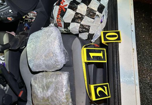 Policijska akcija u Bijeljini: Zaplijenjeno 4 kilograma marihuane, droga pronađena u automobilu
