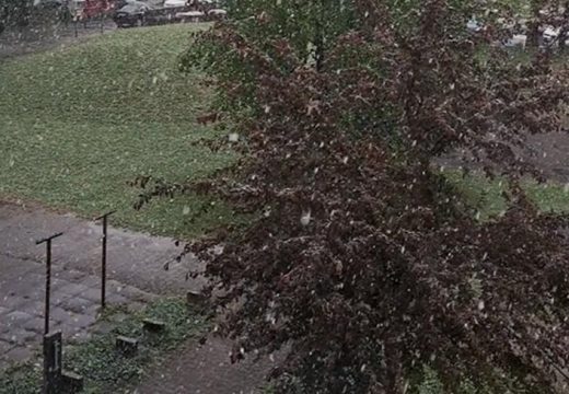 Stiže zahlađenje: Snijeg pada u Sloveniji i Hrvatskoj (Video)