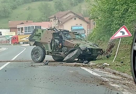 Uništeno vozilo EUFOR-a: Saobraćajna nezgoda kod Srebrenika (Foto)