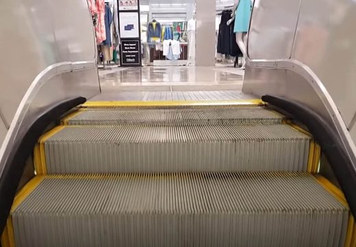 Čemu služe: Zašto su pokretne stepenice uvijek prugaste?