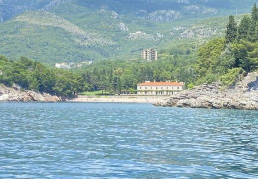 Spremite i do 1.000 evra: Nove kazne za turiste u Crnoj Gori