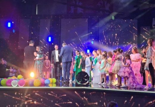 “Nečujna pesma”: Maša Milovanović pobjedila na Đurđevdanskom festivalu (Video)