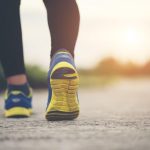 Otkriveni neočekivani benefiti: Hodanje unazad kao ključ za bolje zdravlje i brže razmišljanje