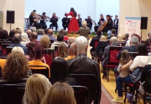 U Sokolskom domu u Bijeljini:  Otvoren 23. Horski festival „Majske muzičke svečanosti“ (Foto)