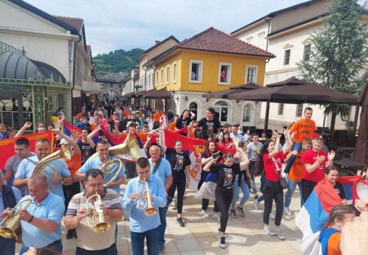 Mature: Maturanti u Srpskoj završili školovanje, pogledajte slavlje (Foto/Video)