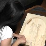 Ljubav od djetinjstva: Milena izrađuje ikone u duborezu, zanat naučila od oca (Video)