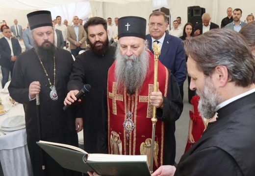 Očitao molitvu i blagoslovio trpezu: Milorad Dodik na slavi ugostio patrijarha Porfirija