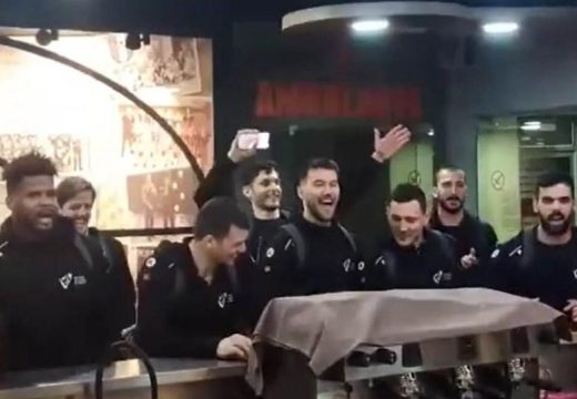 Hit: Portugalci u Tuzli slave plasman na Svjetsko prvenstvo uz čuveni srpski narodnjak (Video)