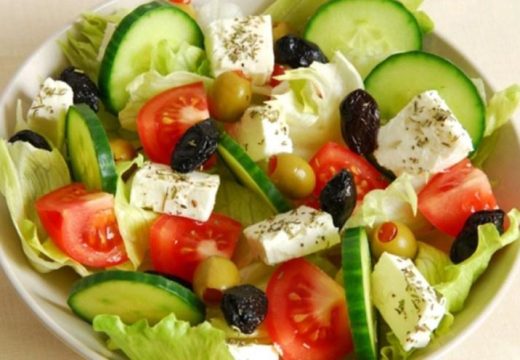 Zdravlje: Zašto treba izbjegavati salatu od paradajza i krastavaca?