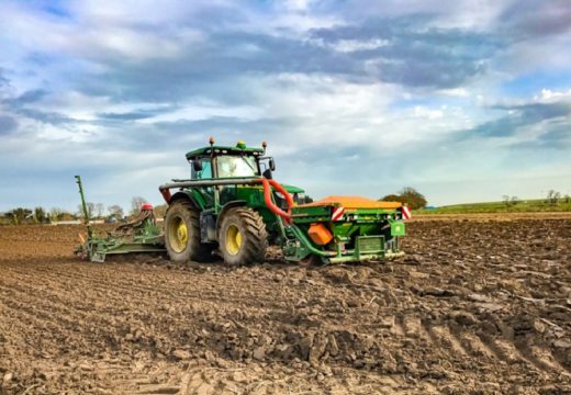Radovi u punom jeku: Semberski poljoprivrednici očekuju dobre prinose