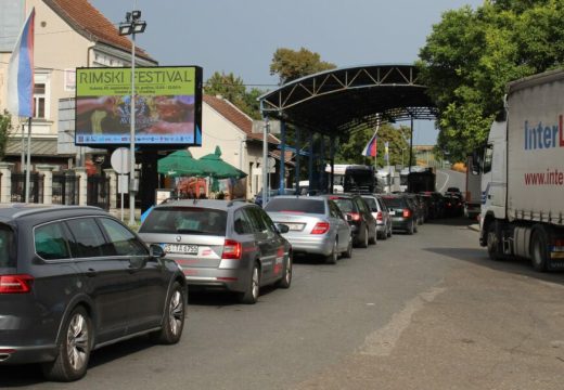 Ukoliko putujete imajte strpljenja: Duge kolone vozila na prelazima Gradiška, Kostajnica, Velika Kladuša i Izačić
