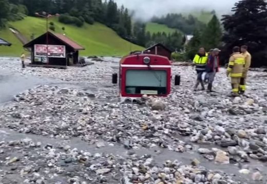 Јako nevrijeme u Austriji: Evakuisano oko 50 ljudi